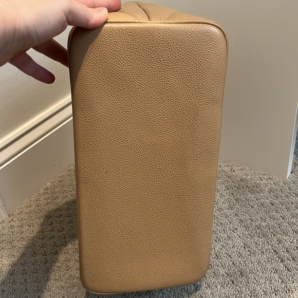 Chanel Caviar bag gold hardware 13in width - Picture 6 of 6